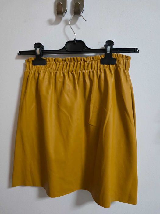 Кожена пола Zara