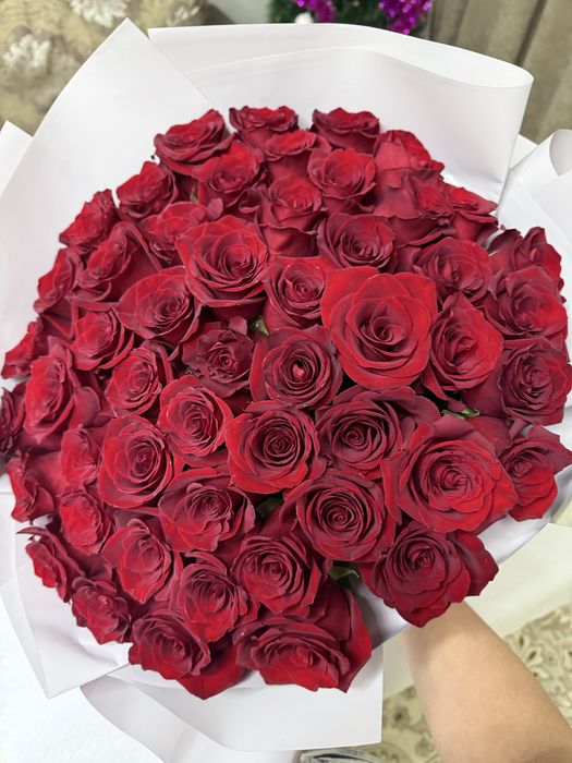 Продам красные розы