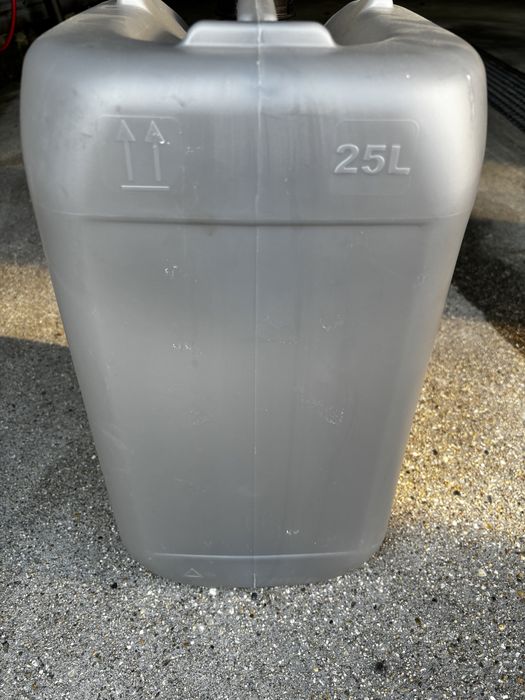 Bidoane 25l la 10 lei bucata