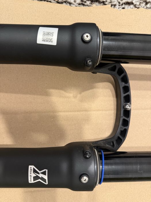Furcă MTB SR Suntour ZERON36X BOOST EQ 29” – 160 mm