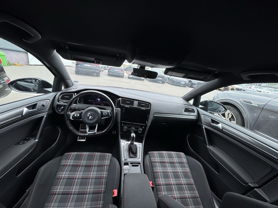 Продавам VW Golf GTI Performance