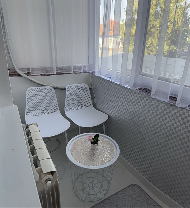 Închiriez apartament 3 camere CENTRAL