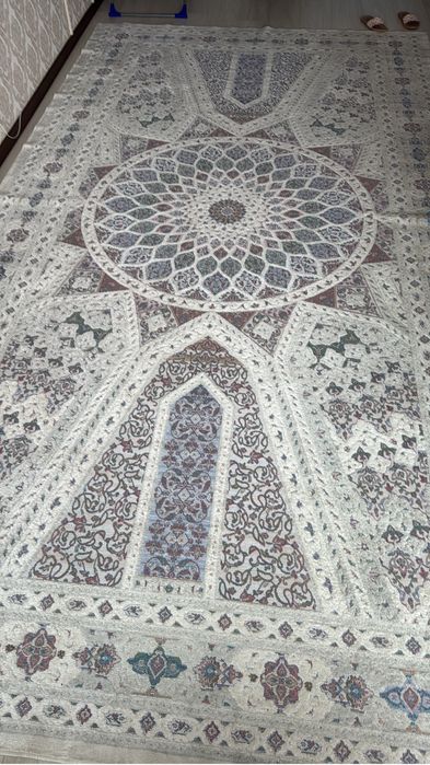 Продам ковер срочно