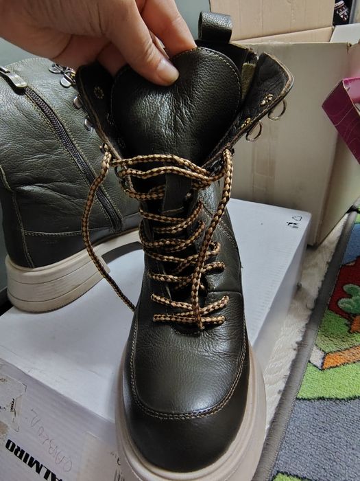 Ghete dama, din piele