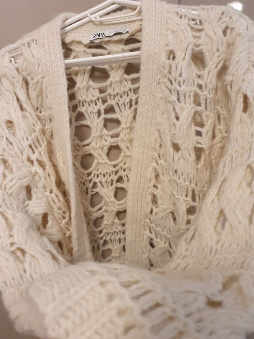 Pulover NOU deosebit de frumos REDUCERE