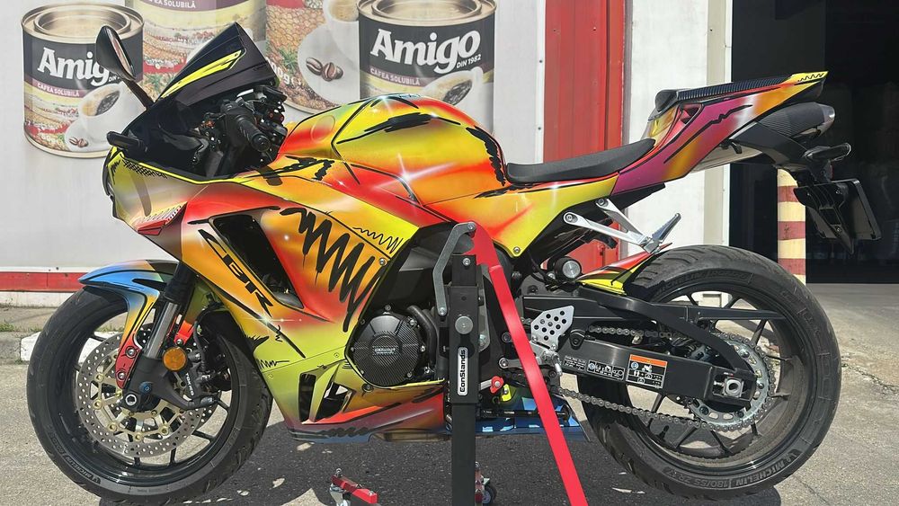 Honda CBR600RR 2025 vopsea custom unica 550km! in urcare usoara!