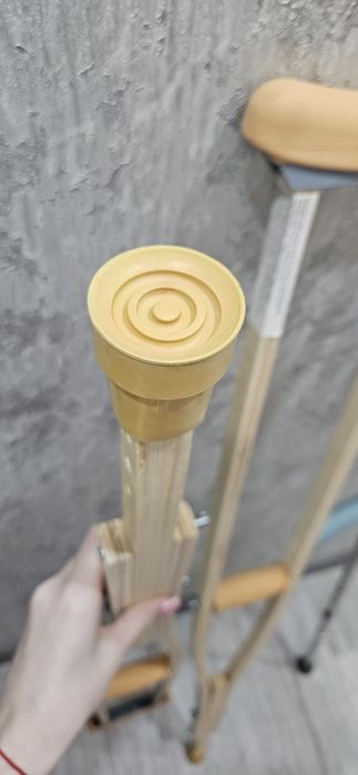 Продам костыли новые