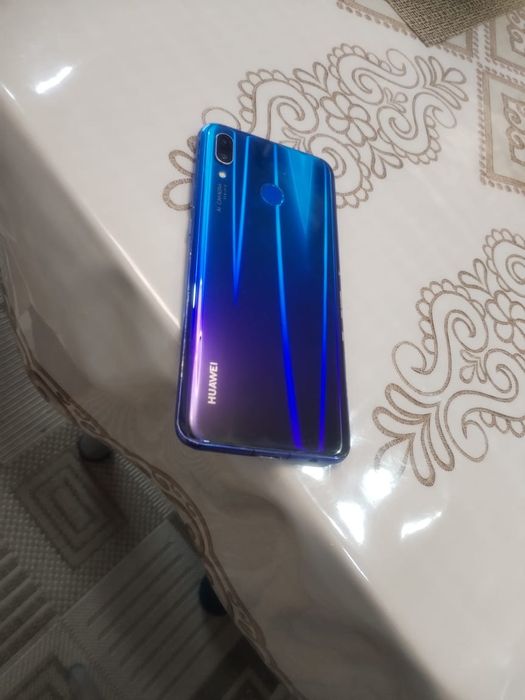 Продам HUAWEI nova 3