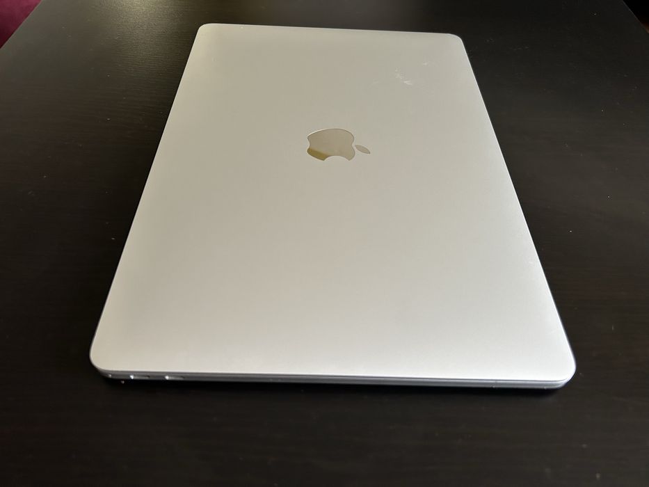 Macbook Pro 13" A1708 i5 8 GB RAM 128 GB SSD 271 cicluri
