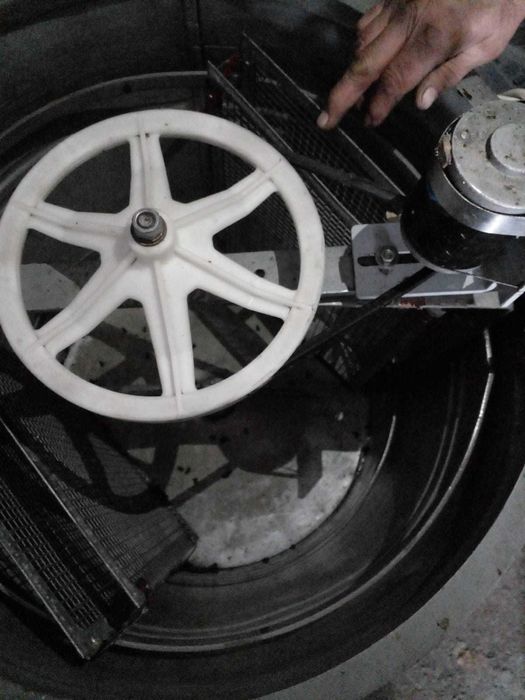 Медогонка электрическая