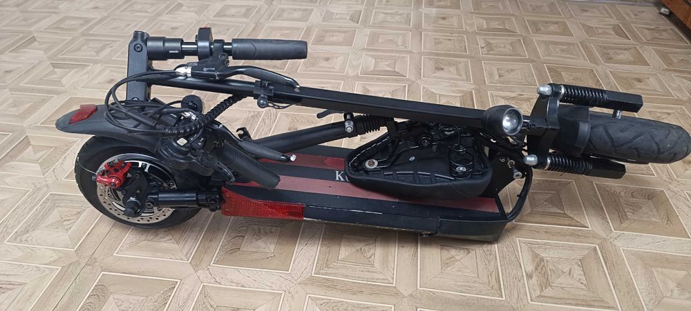 Продам электросамокат куго М4