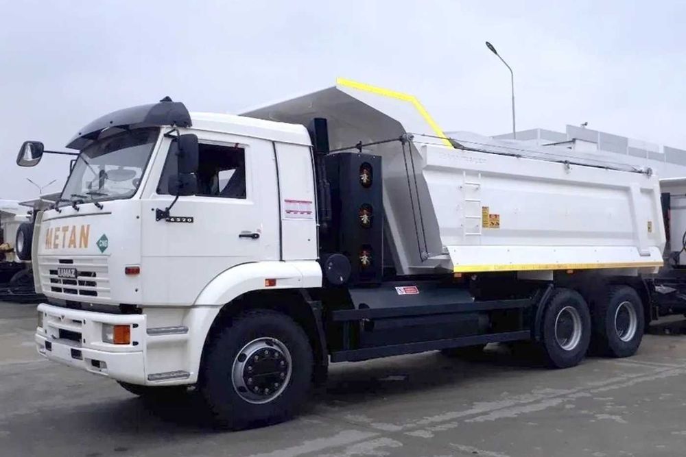 Автосамосвал КАМАЗ 6520