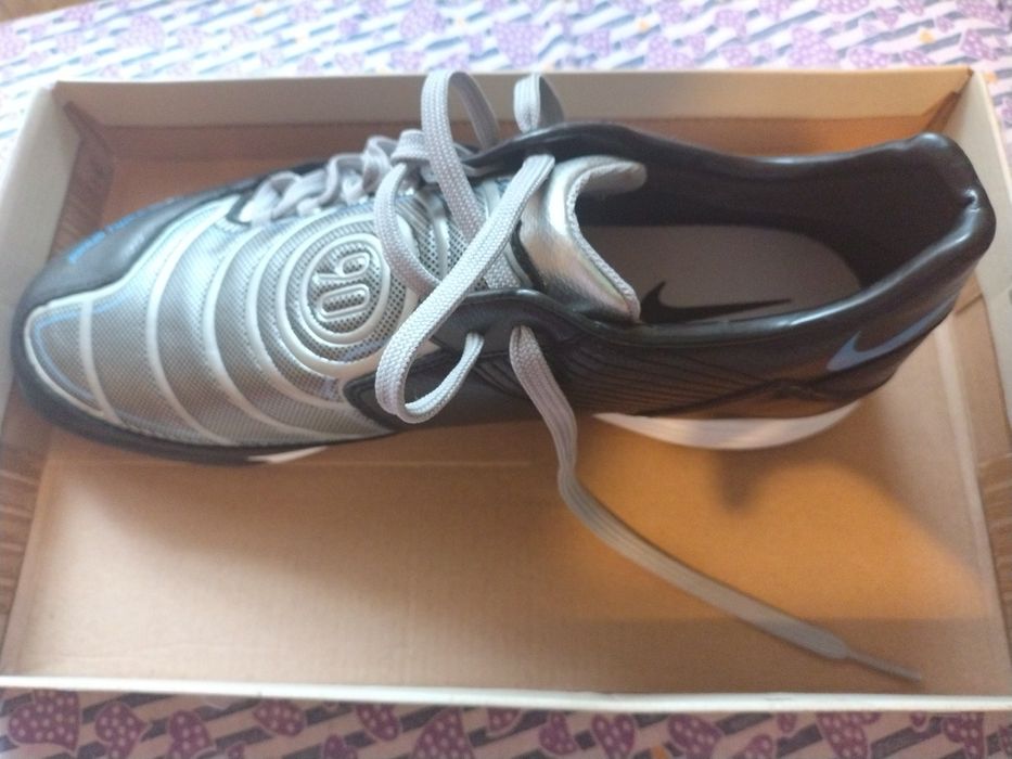 Adidași fotbal sintetic mărimea 45/46