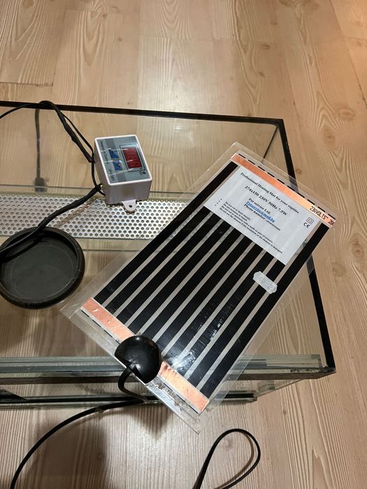 Терариум 60х30х30 с нагревател къщичка и 2 купички