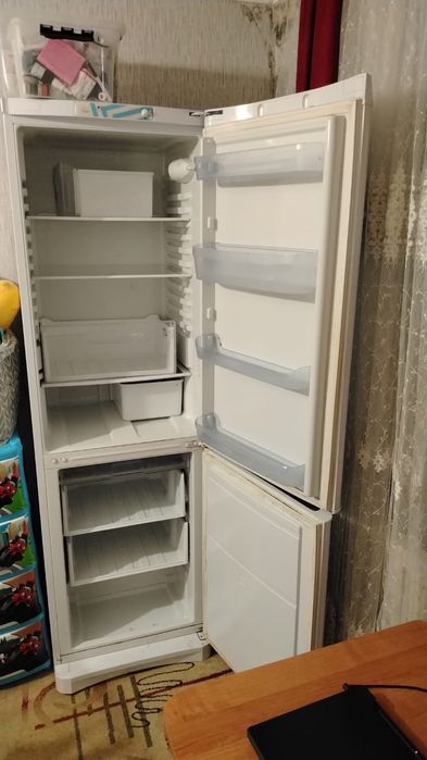 Холодильник INDESIT