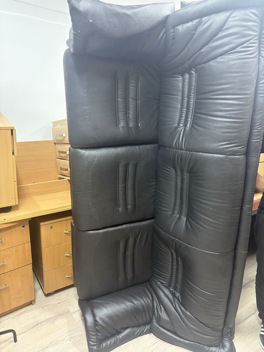 Продам диван кожаный