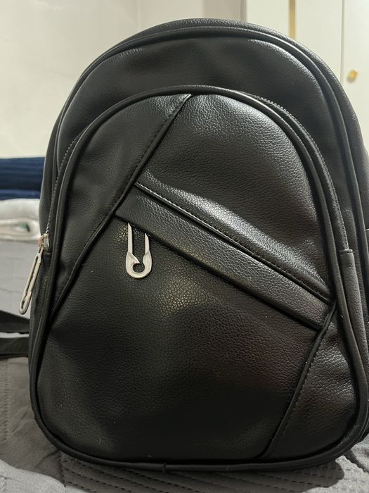 Сумка рюкзак черный