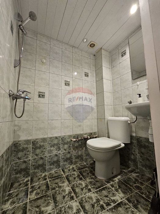 Дава се под наем Тристаен апартамент в Варна, Център - 75 кв.м за 550 € - Снимка #11