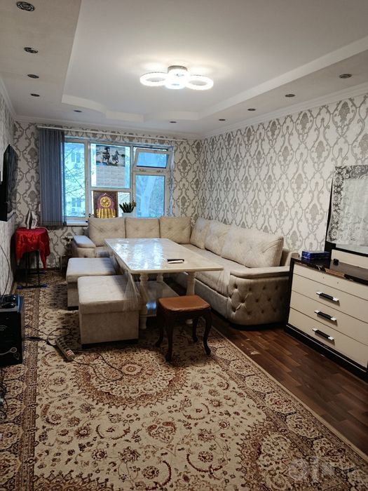 Продам квартиру  Микрорайон 5 х комнатная