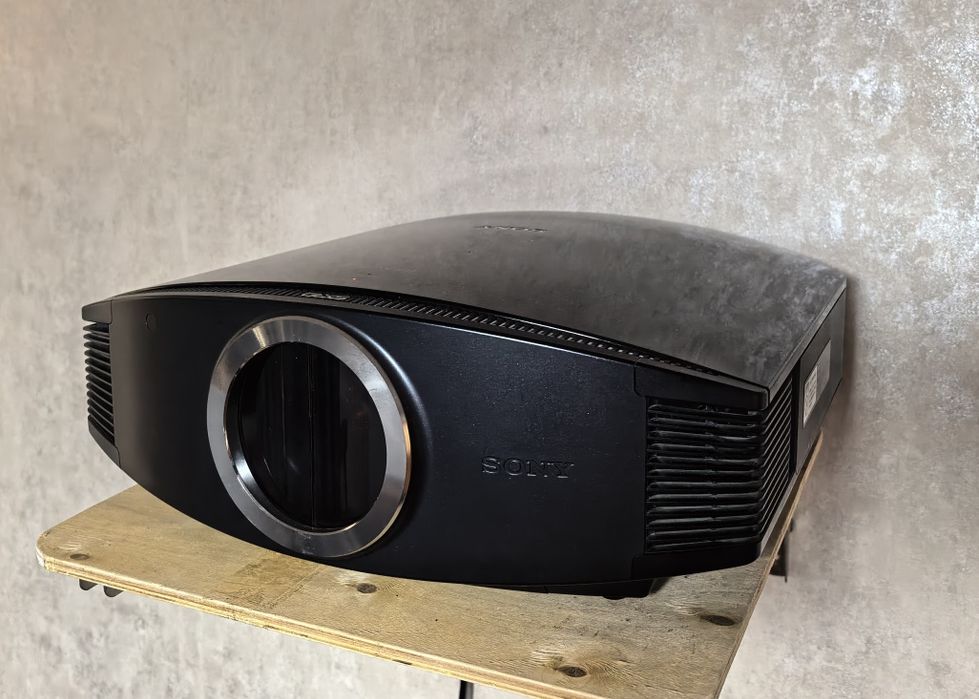 Проектор Sony VW85