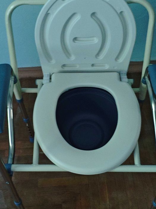 кресло санитарное
