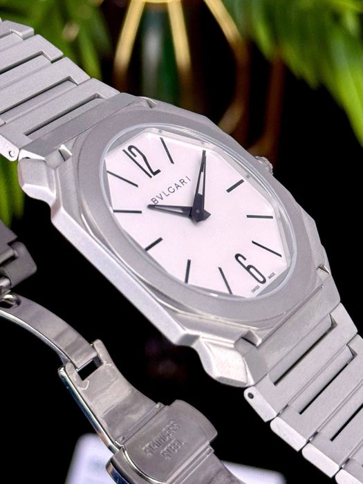 часы Bulgari Octo