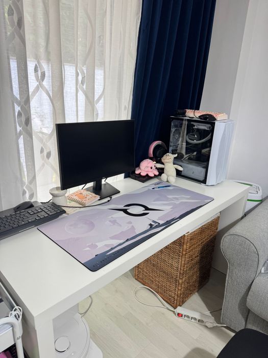 Birou Alb Ikea cu tablie culisanta