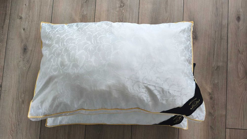 копринена възглавница с пълнеж от черничева коприна Prestige Pillows