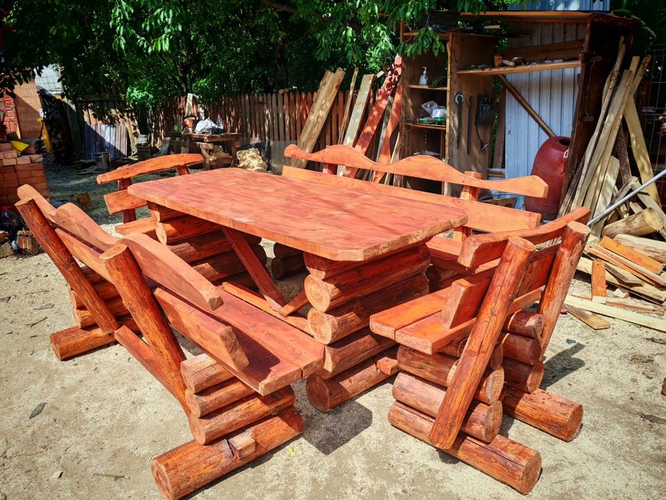 Vând mese cu scaune rustice