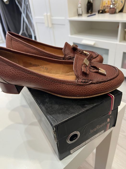 Продам женскую обувь