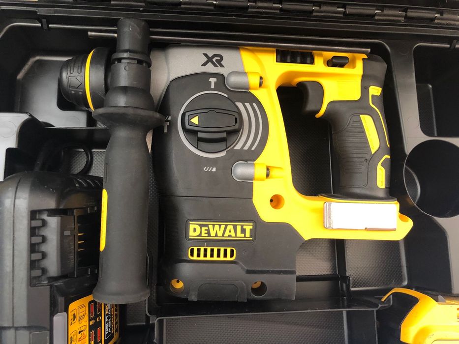 Rotopercutor Dewalt DCH 273