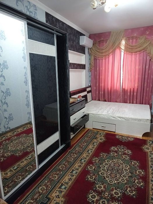 Ялангач массив  орр базарчик продаётся квартира 2/4/4