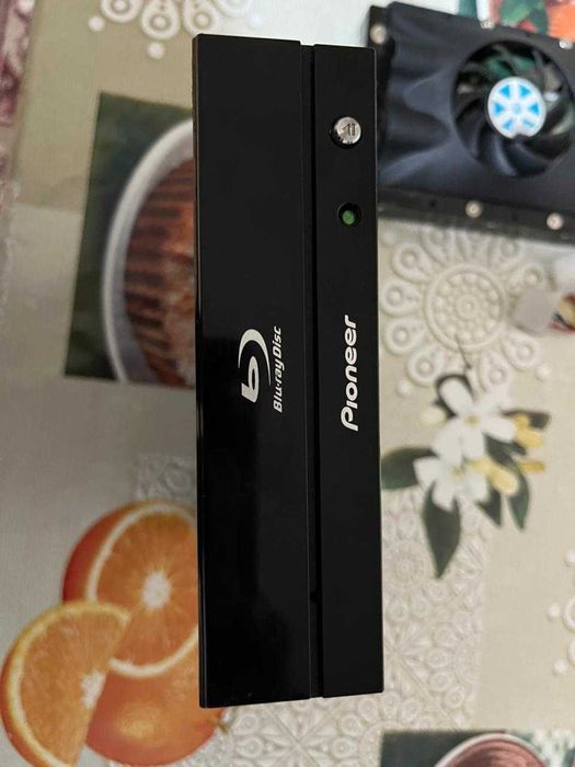 DVD-RW Blu-ray привод Pioneer.