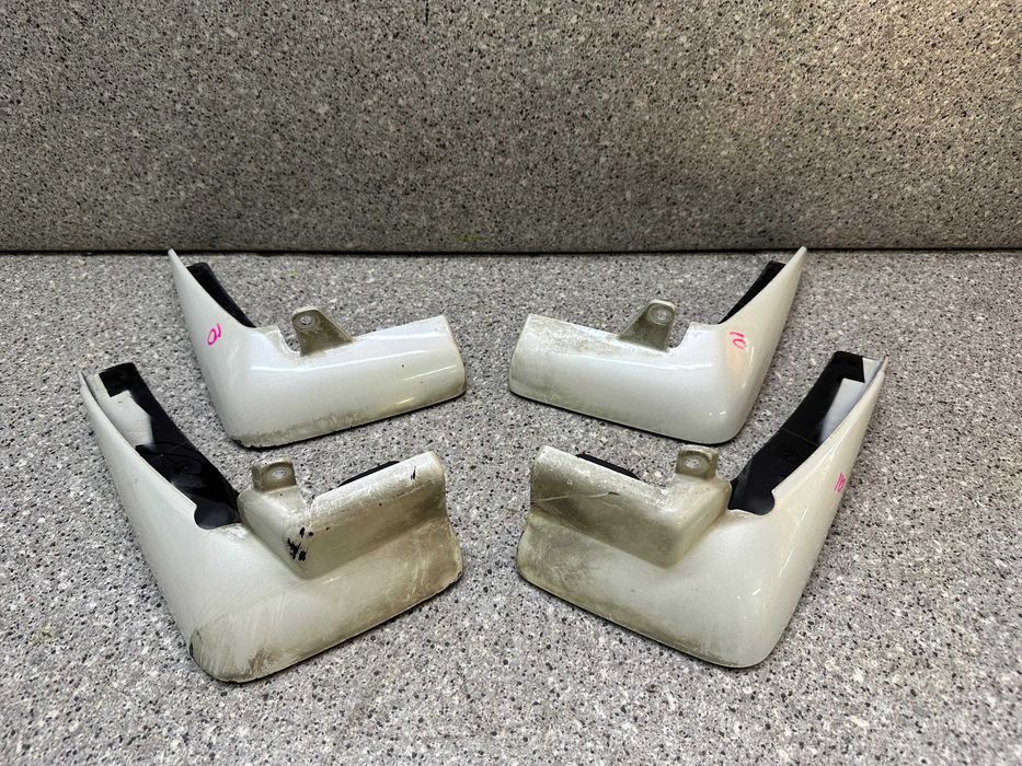 Брызговики на Ниссан Эльгранд