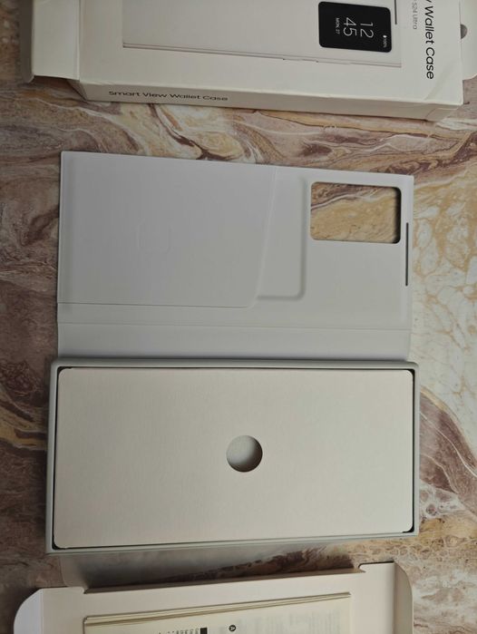 Samsung s24  smart view бял