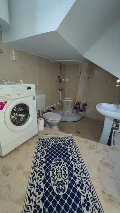 Casa cu etaj si teren  - vanzare sau inchiriere com. Carbunesti