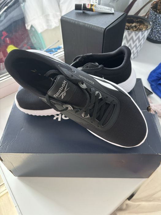 Продам кроссовки Reebok 44
