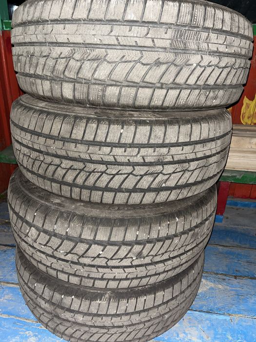 Продам комплект зимней резины R16