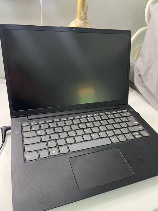 Laptop Lenovo V14 G2