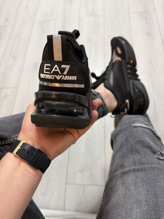 Adidasi Barbati EA7 Negru & Alb Silicon!