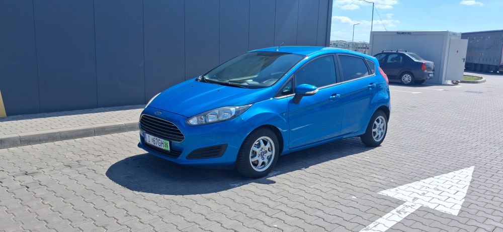 Vând Ford fiesta tutaniu