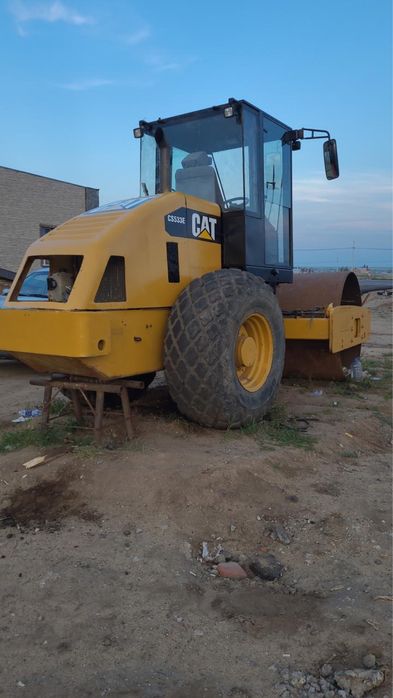 Грунтовый каток caterpillar 533