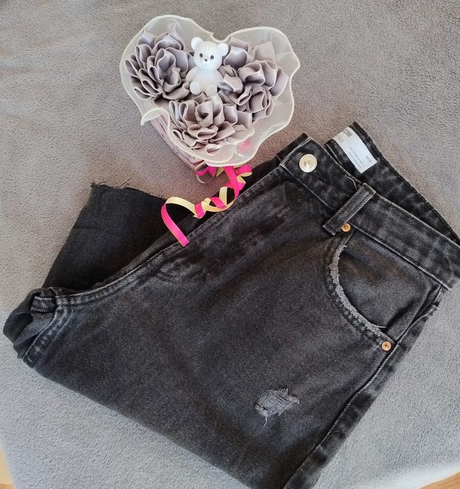 Blugi scurti +aranjament floral