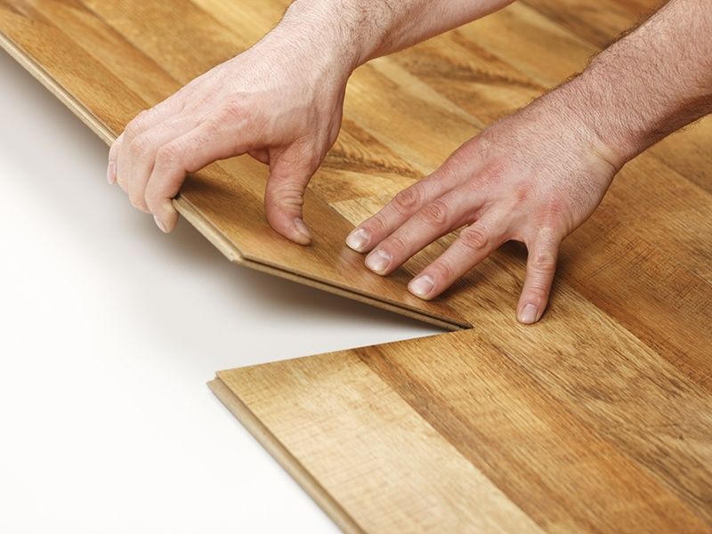 Професионален монтаж на паркет / ламинат ,первази ,лайсни