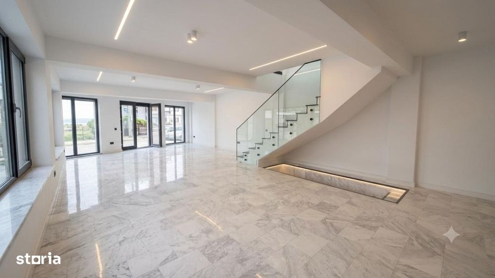 Spatiu comercial P+1, 184 mp, parcare, zona Central