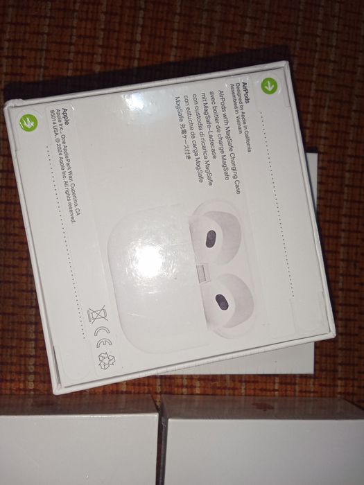 наушники AirPods