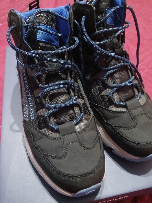 Страхотен модел носени маратонки. Страхотен модел Tom Teylar 42