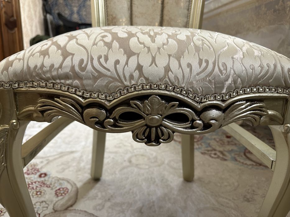 Стулья  для  зала