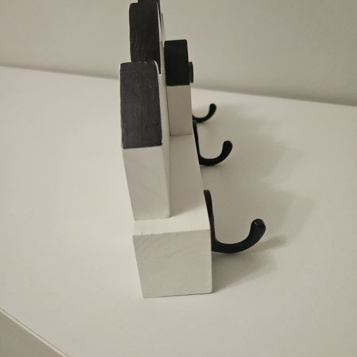 Продам ключницу новую