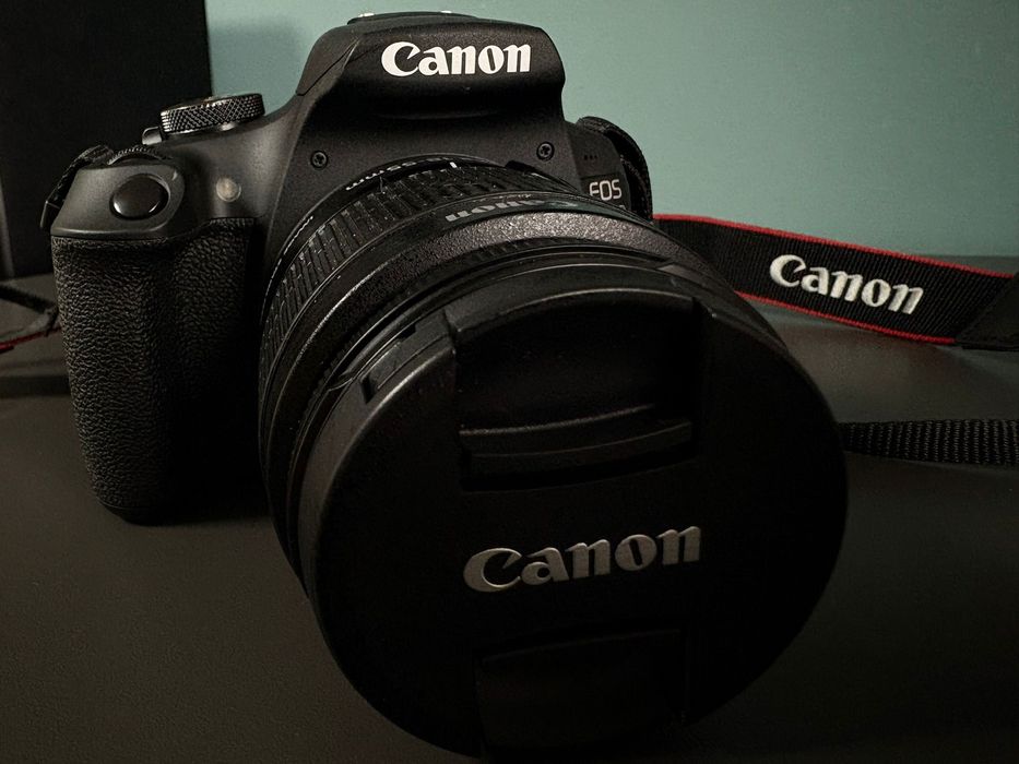 Canon EOS 2000D+ obievtiv Canon EF-S 18-55mm IS  II